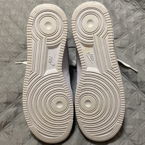 Men’s size 9.5 Nike AF1 - Picture 4 of 4